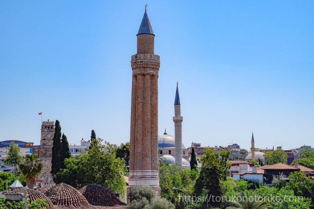 地中海最大のリゾート Antalya アンタルヤ 旧市街とデューデンの滝 トルコのとりこ Turk Asigi